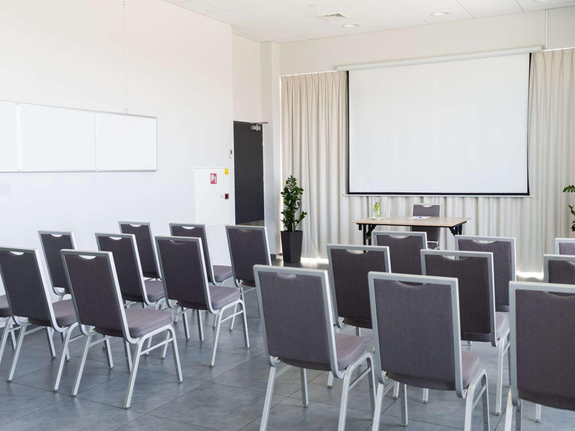 Ibis Poznan Polnoc Hotel 2*