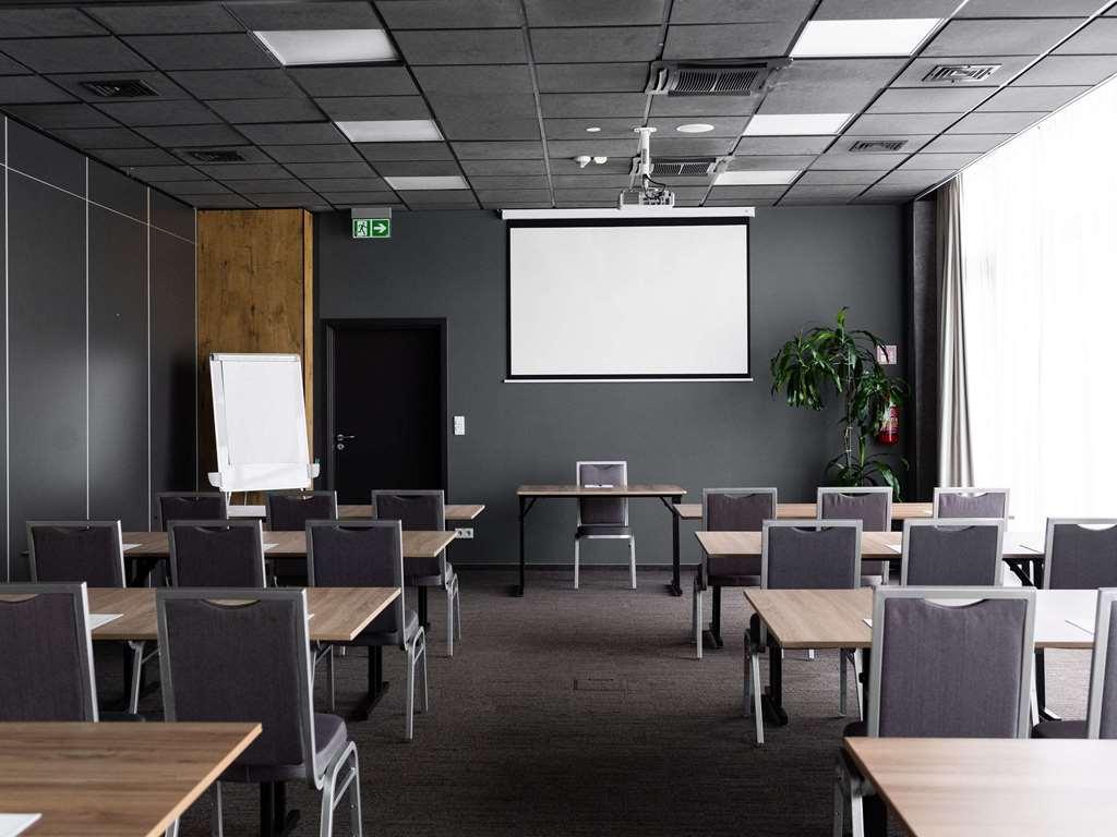 Ibis Poznan Polnoc Готель 2*